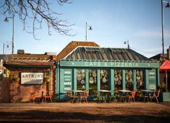 Arthur's Café & Pizzeria