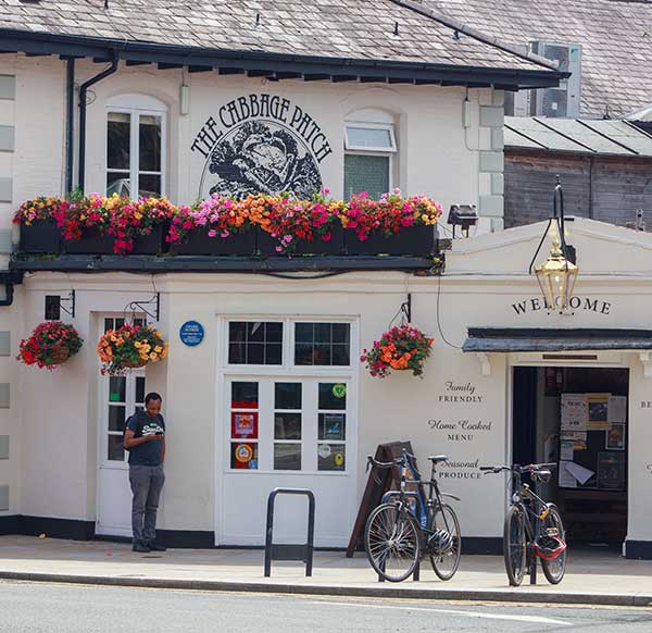 <span>Restaurants and places to eat in Twickenham</span>