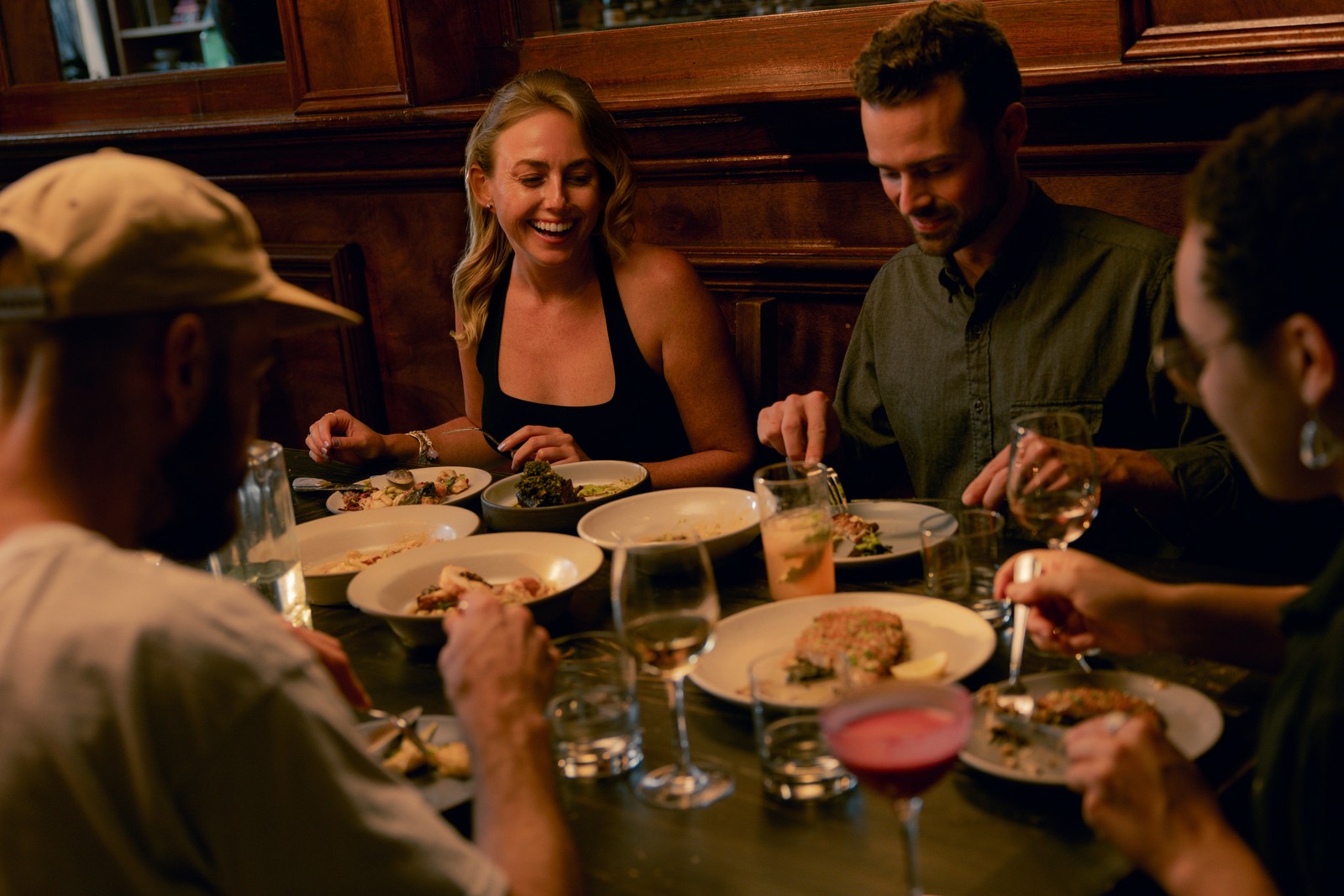 <span>DINING</span>