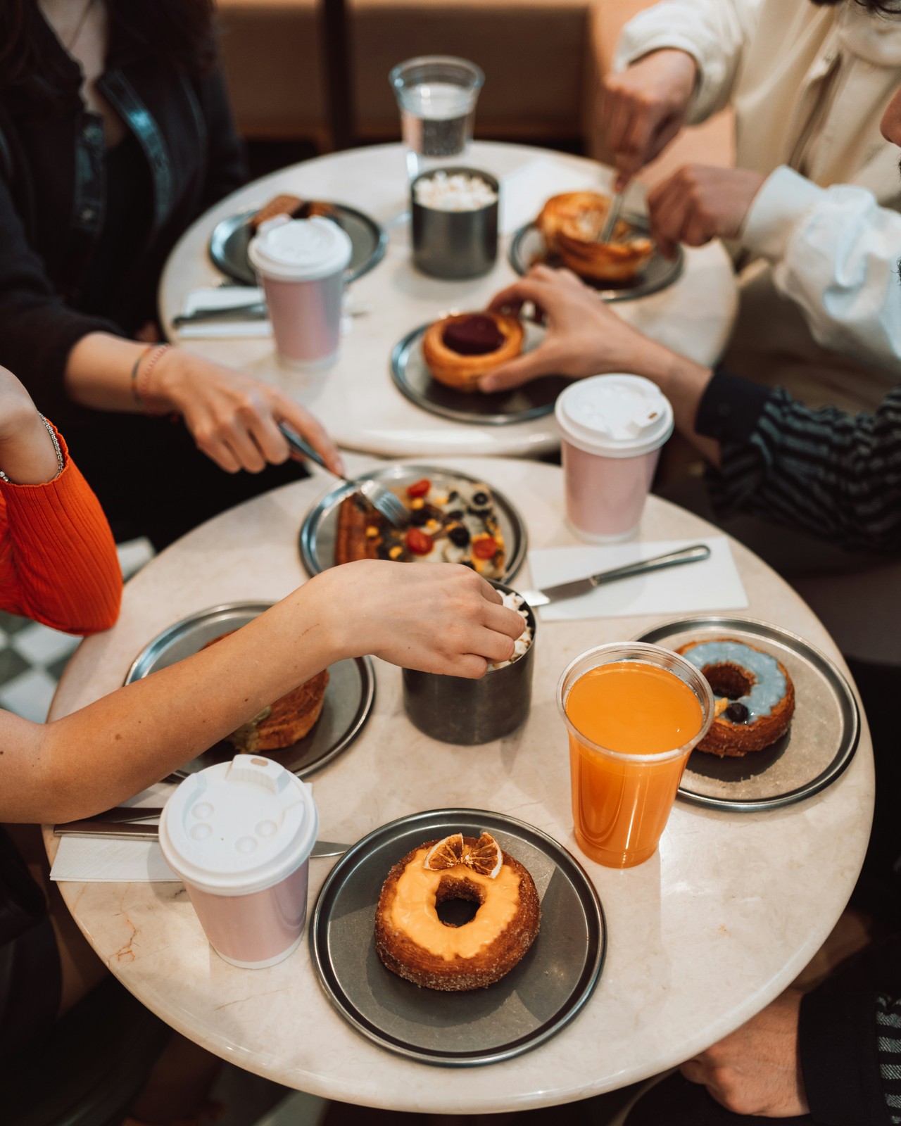 <span>CAFES & BRUNCH</span>