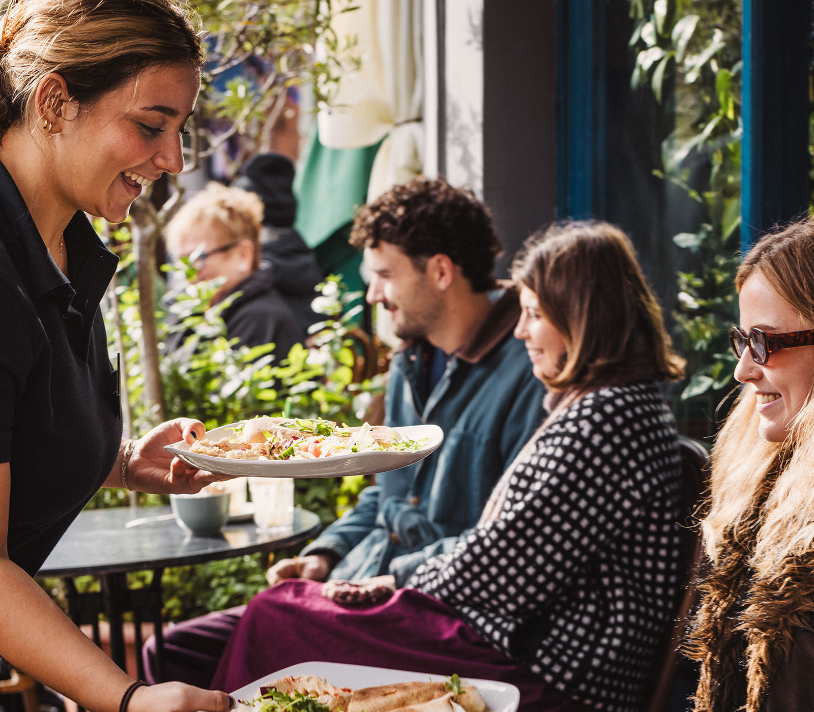 <span>Lifestyle & Dining</span>