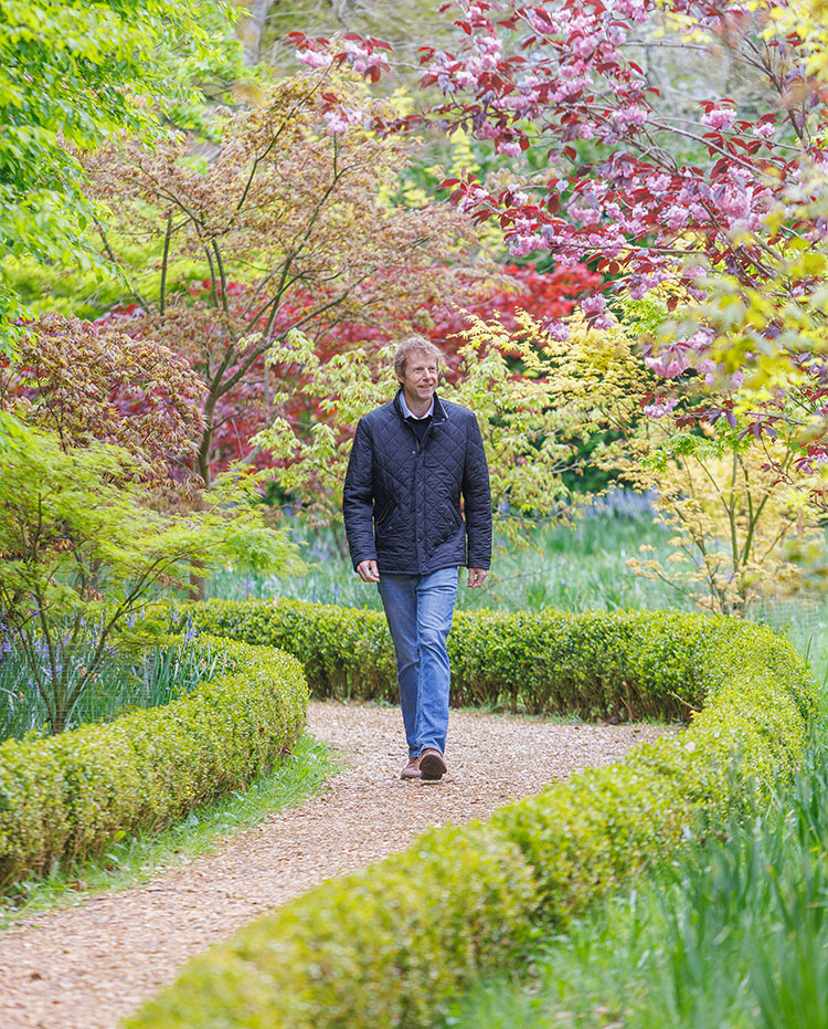 https://londonsquare.co.uk/images/uploads/lsq-life/garden-walking2.jpg
